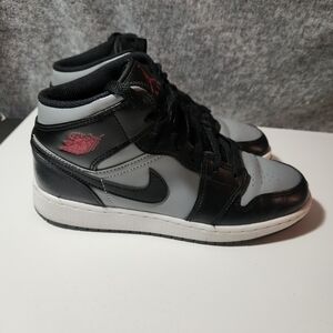 Jordan 1 Mid Size 6Y (Big Kids)